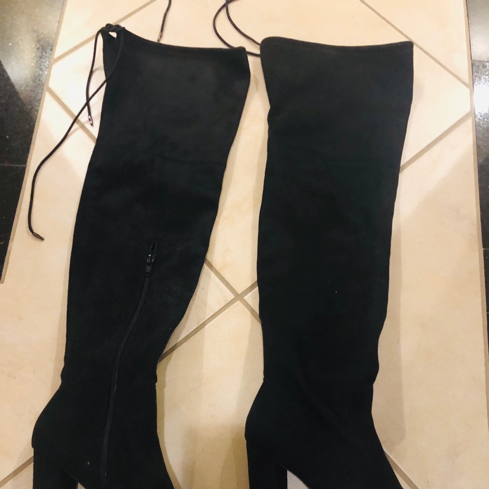 Boots - Picture 3 of 3